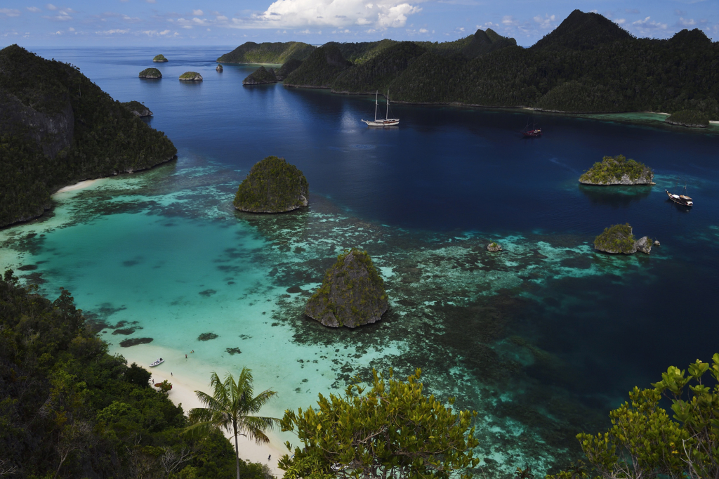 Snorklingsexpedition i korallhavet, Raja Ampat. Fotoresa med Wild Nature fotoresor. Foto Staffan Widstrand